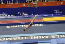 В ходе Всемирных соревнований среди возрастных групп по прыжкам на батуте и тамблингу в Баку стартовали финальные соревнования (ФОТО)