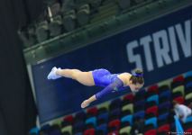 В Баку продолжаются Всемирные соревнования среди возрастных групп по прыжкам на батуте и тамблингу (ФОТО)