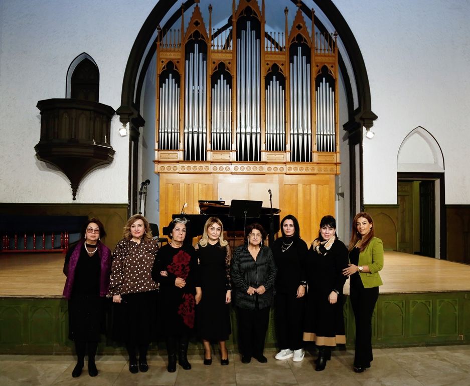 С тобой моя душа…Теплый бакинский вечер в холодную осеннюю погоду (ФОТО/ВИДЕО)