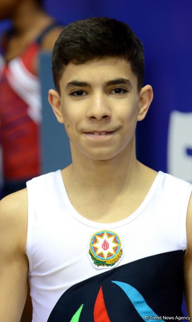 В Баку продолжаются Всемирные соревнования среди возрастных групп по прыжкам на батуте и тамблингу (ФОТО)