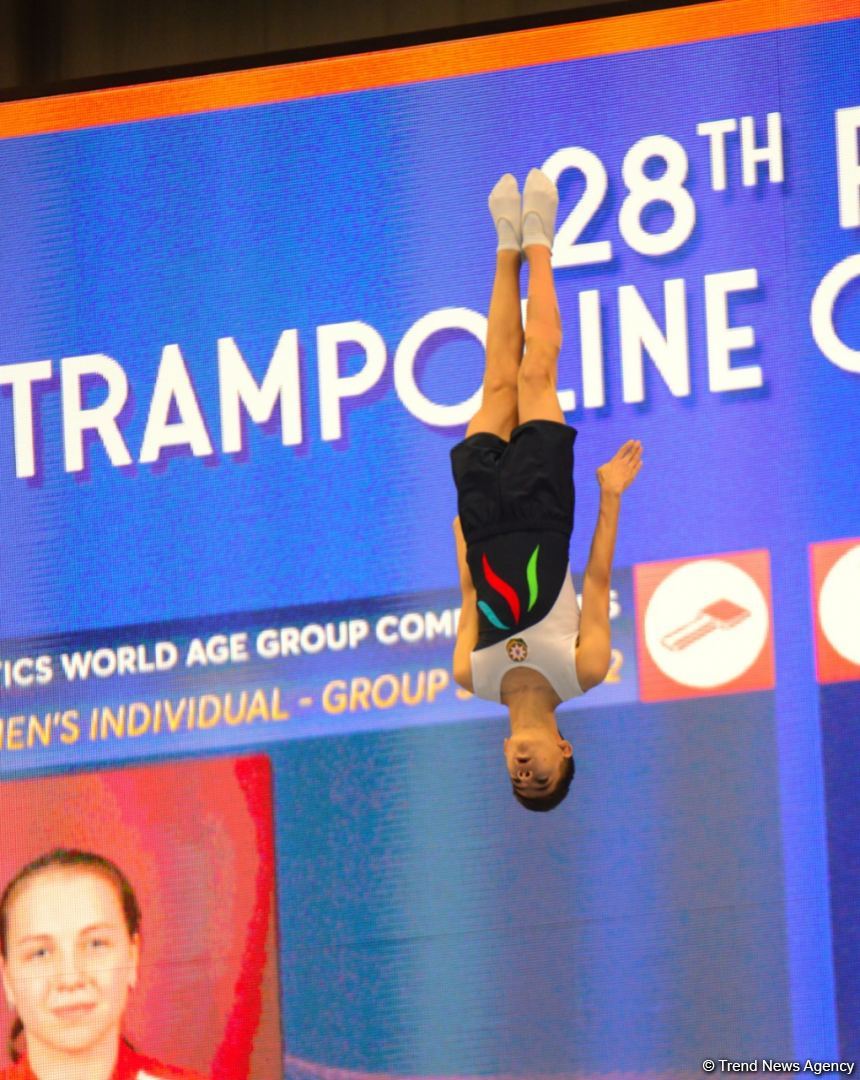 В Баку продолжаются Всемирные соревнования среди возрастных групп по прыжкам на батуте и тамблингу (ФОТО)