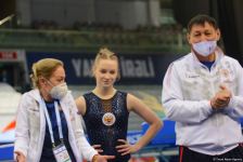 В Баку стартовал второй день 28-х Всемирных соревнований среди возрастных групп по прыжкам на батуте и тамблингу (ФОТО)