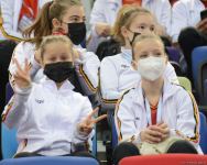 В Баку стартовал второй день 28-х Всемирных соревнований среди возрастных групп по прыжкам на батуте и тамблингу (ФОТО)