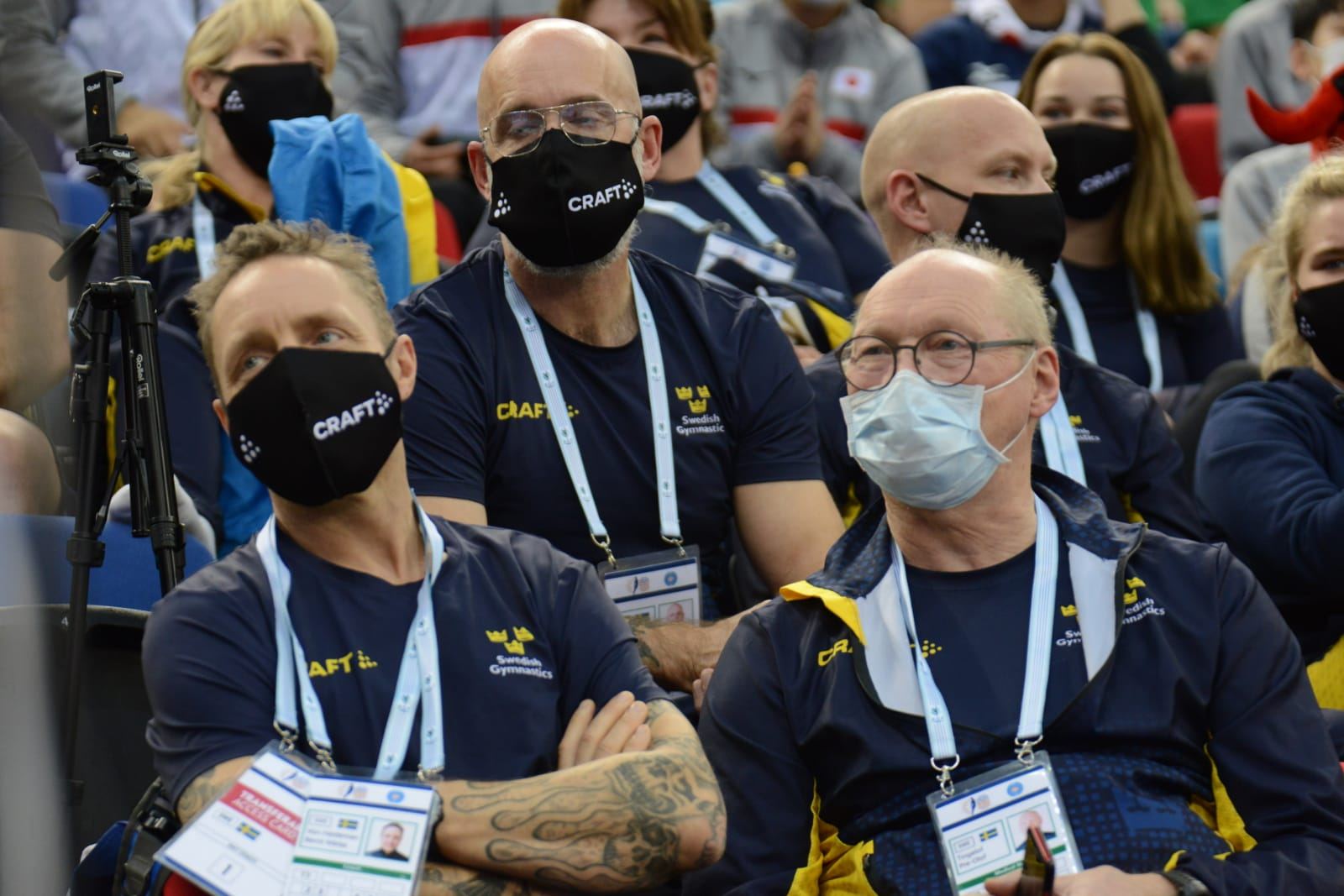 Борьба за медали - лучшие моменты третьего дня Всемирных соревнований среди возрастных групп по прыжкам на батуте и тамблингу в Баку (ФОТО)