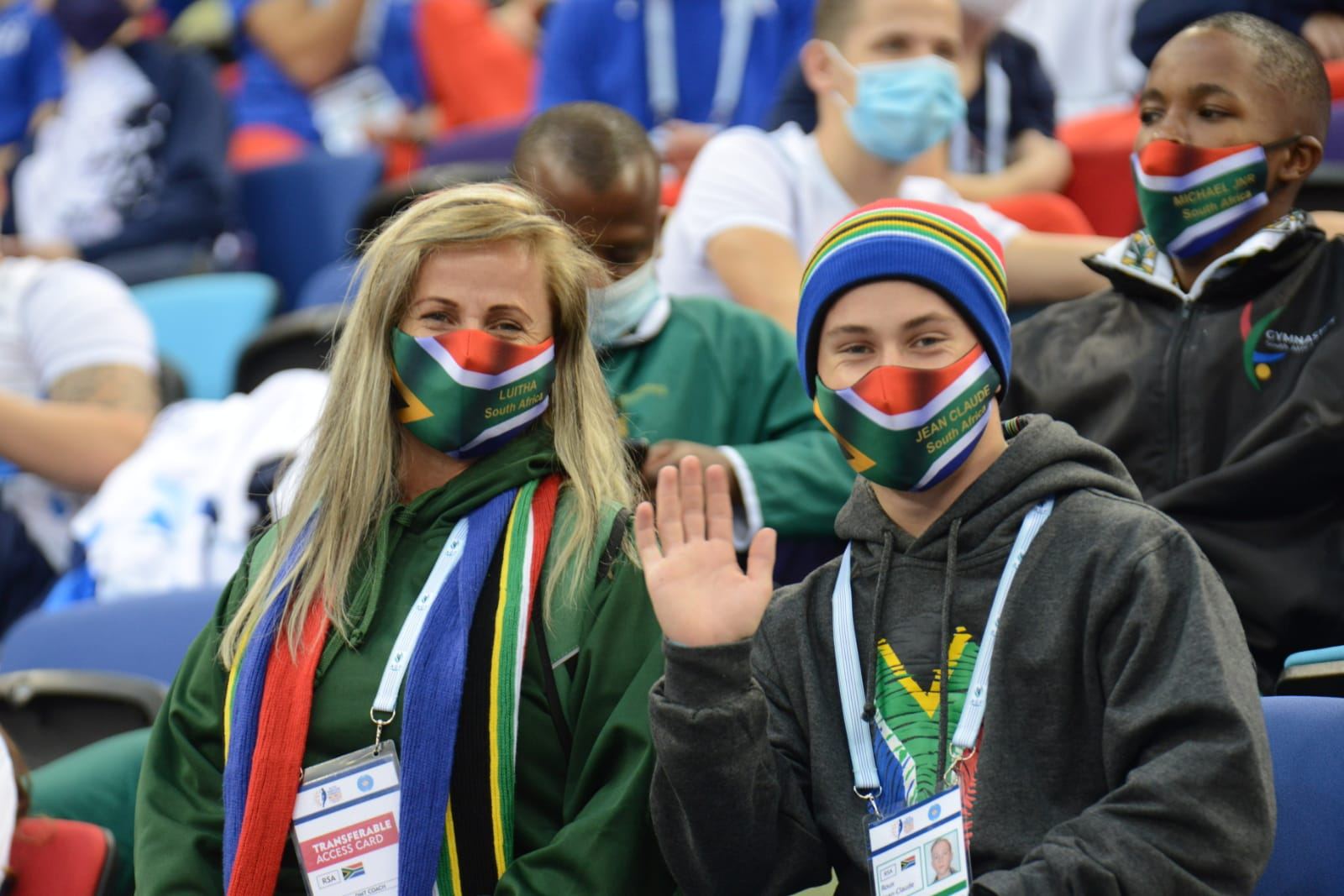 Борьба за медали - лучшие моменты третьего дня Всемирных соревнований среди возрастных групп по прыжкам на батуте и тамблингу в Баку (ФОТО)