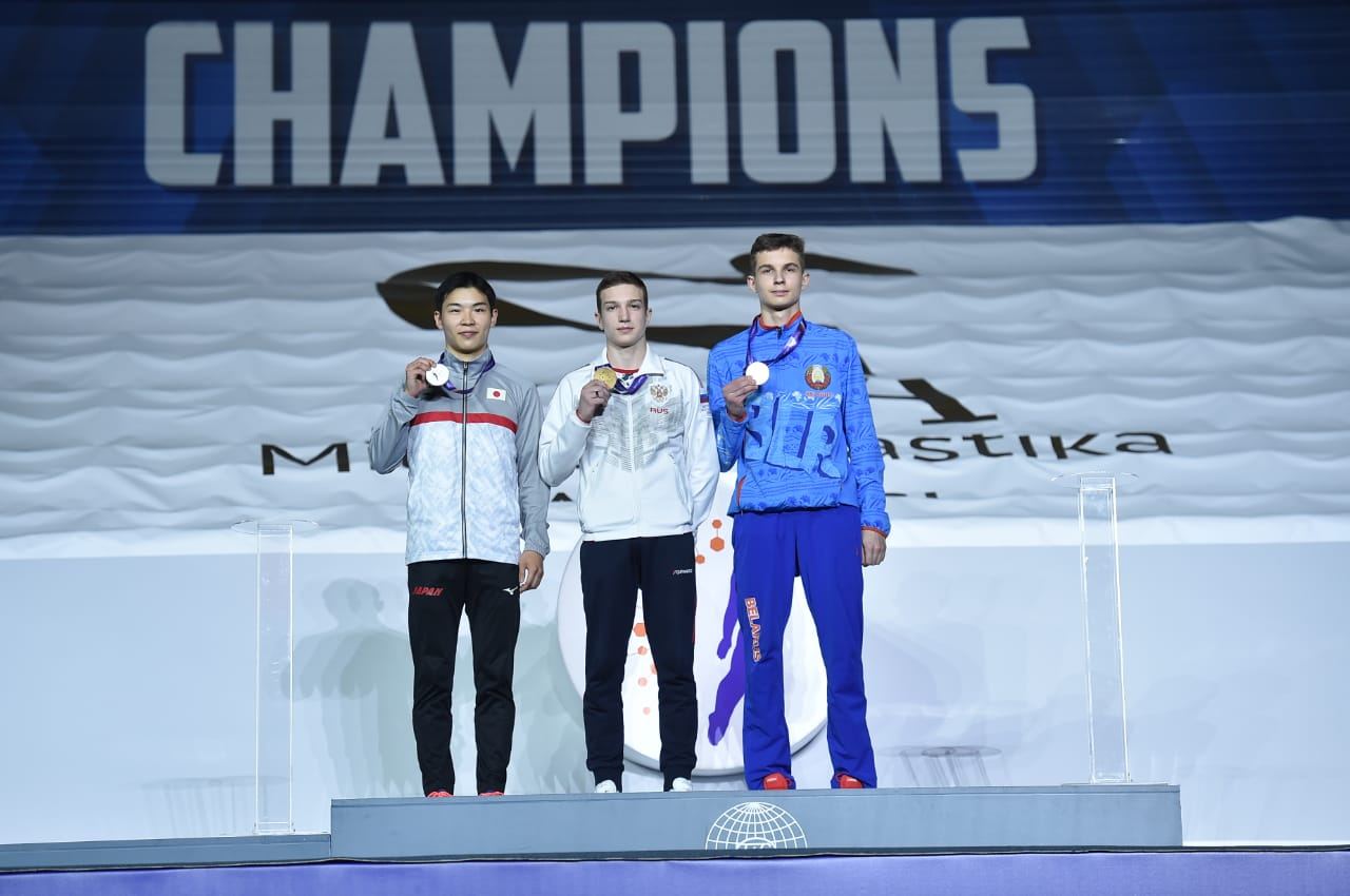 В Баку состоялась церемония награждения победителей третьего дня Всемирных соревнований среди возрастных групп по прыжкам на батуте и тамблингу (ФОТО)