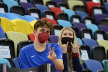 Борьба за медали - лучшие моменты третьего дня Всемирных соревнований среди возрастных групп по прыжкам на батуте и тамблингу в Баку (ФОТО)