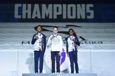 В Баку состоялась церемония награждения победителей третьего дня Всемирных соревнований среди возрастных групп по прыжкам на батуте и тамблингу (ФОТО)