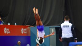 В Баку продолжаются Всемирные соревнования среди возрастных групп по прыжкам на батуте и тамблингу (ФОТО)