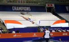 В Баку продолжаются Всемирные соревнования среди возрастных групп по прыжкам на батуте и тамблингу (ФОТО)