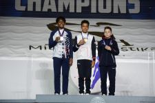 В Баку состоялась церемония награждения победителей заключительного дня Всемирных соревнований среди возрастных групп по прыжкам на батуте и тамблингу (ФОТО)