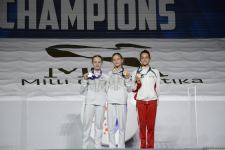 В Баку состоялась церемония награждения победителей заключительного дня Всемирных соревнований среди возрастных групп по прыжкам на батуте и тамблингу (ФОТО)