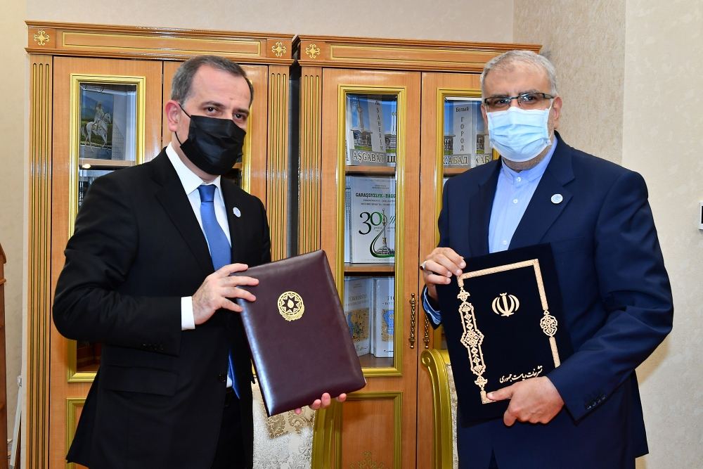 Состоялась встреча Президента Ильхама Алиева с Президентом Ирана Сейедом Эбрахимом Раиси (ФОТО/ВИДЕО)