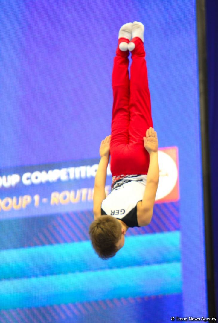 В Баку продолжаются Всемирные соревнования среди возрастных групп по прыжкам на батуте и тамблингу (ФОТО)