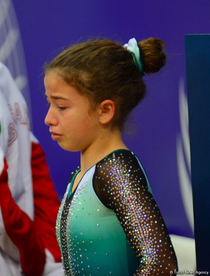 В Баку продолжаются Всемирные соревнования среди возрастных групп по прыжкам на батуте и тамблингу (ФОТО)