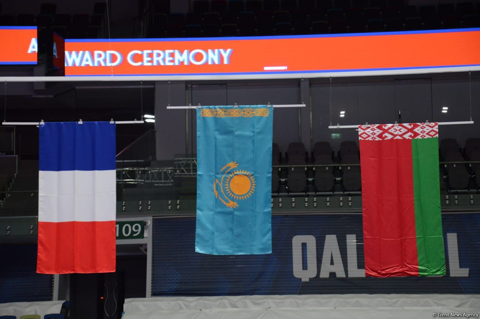 В Баку состоялась церемония награждения победителей заключительного дня Всемирных соревнований среди возрастных групп по прыжкам на батуте и тамблингу (ФОТО)