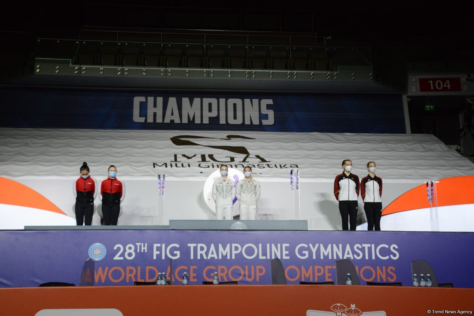 В Баку состоялась церемония награждения победителей заключительного дня Всемирных соревнований среди возрастных групп по прыжкам на батуте и тамблингу (ФОТО)