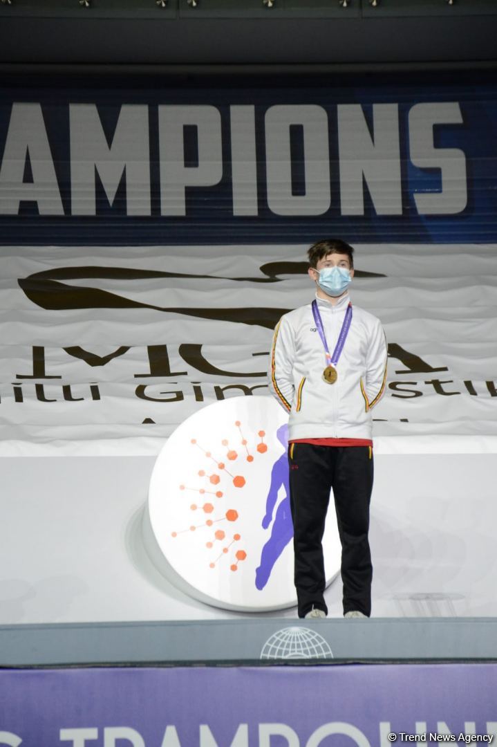 В Баку состоялась церемония награждения победителей заключительного дня Всемирных соревнований среди возрастных групп по прыжкам на батуте и тамблингу (ФОТО)