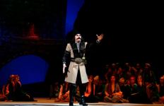 Настоящие кони в роли актеров - на театральной сцене Баку! Любовь, борьба, свобода… (ВИДЕО, ФОТО)