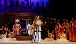 Настоящие кони в роли актеров - на театральной сцене Баку! Любовь, борьба, свобода… (ВИДЕО, ФОТО)