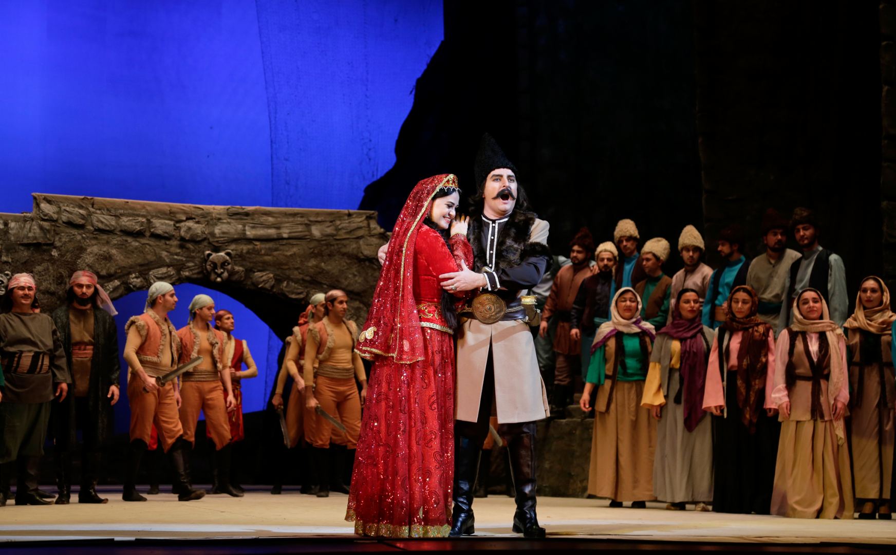 Настоящие кони в роли актеров - на театральной сцене Баку! Любовь, борьба, свобода… (ВИДЕО, ФОТО)