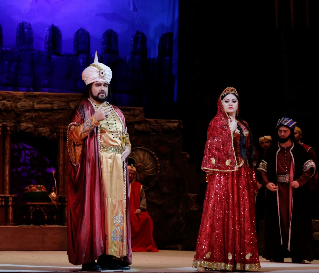 Настоящие кони в роли актеров - на театральной сцене Баку! Любовь, борьба, свобода… (ВИДЕО, ФОТО)