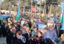 На II Аллее шехидов в Баку прошли похороны погибших в крушении военного вертолета (ВИДЕО/ФОТО)