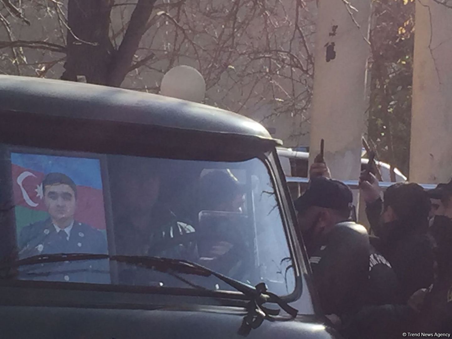 Тела погибших в крушении военного вертолета Госпогранслужбы Азербайджана вывезены на церемонию прощания (ФОТО)