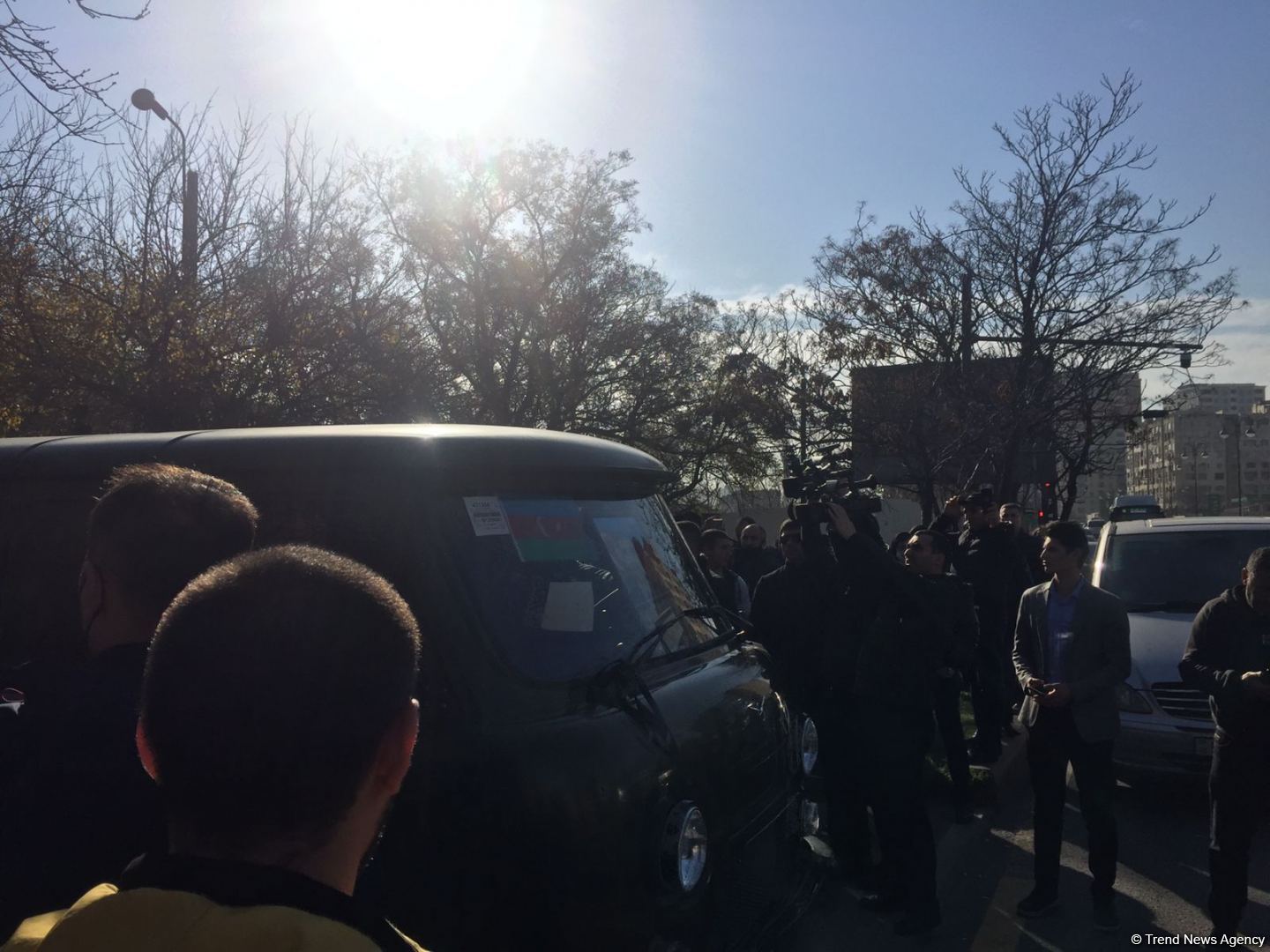 Тела погибших в крушении военного вертолета Госпогранслужбы Азербайджана вывезены на церемонию прощания (ФОТО)