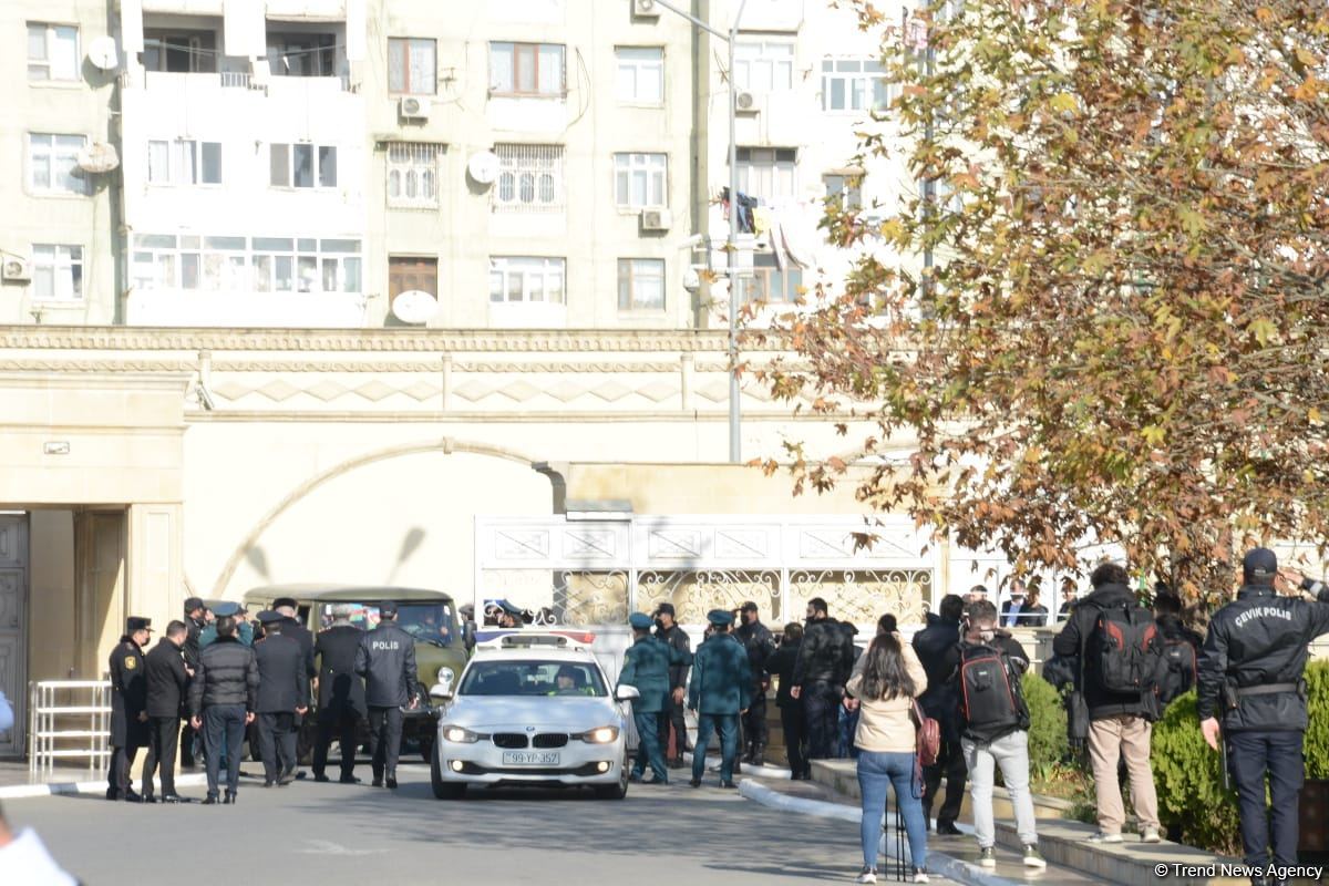 В Баку прошла церемония прощания с военнослужащими, ставшими шехидами при крушении военного вертолета (ФОТО/ВИДЕО)