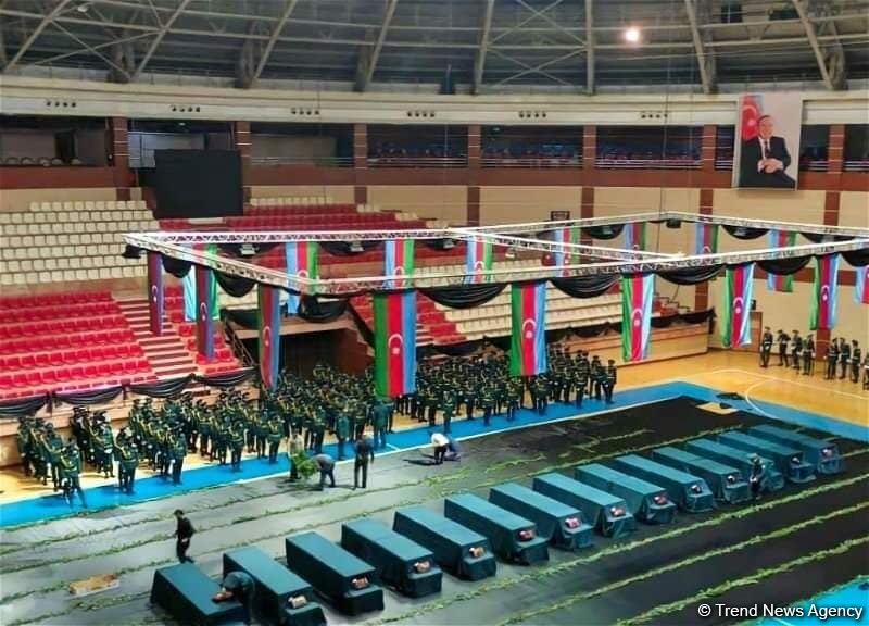 В Баку прошла церемония прощания с военнослужащими, ставшими шехидами при крушении военного вертолета (ФОТО/ВИДЕО)