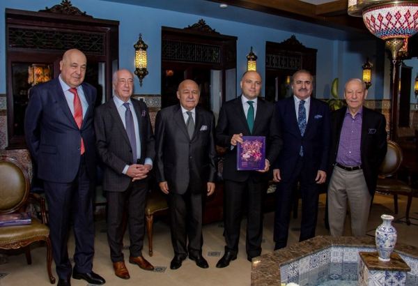 В Баку прошла презентация "Варга и Гюльша" - рукописный манускрипт XIII века хранится в музее Топкапы в Турции (ФОТО)