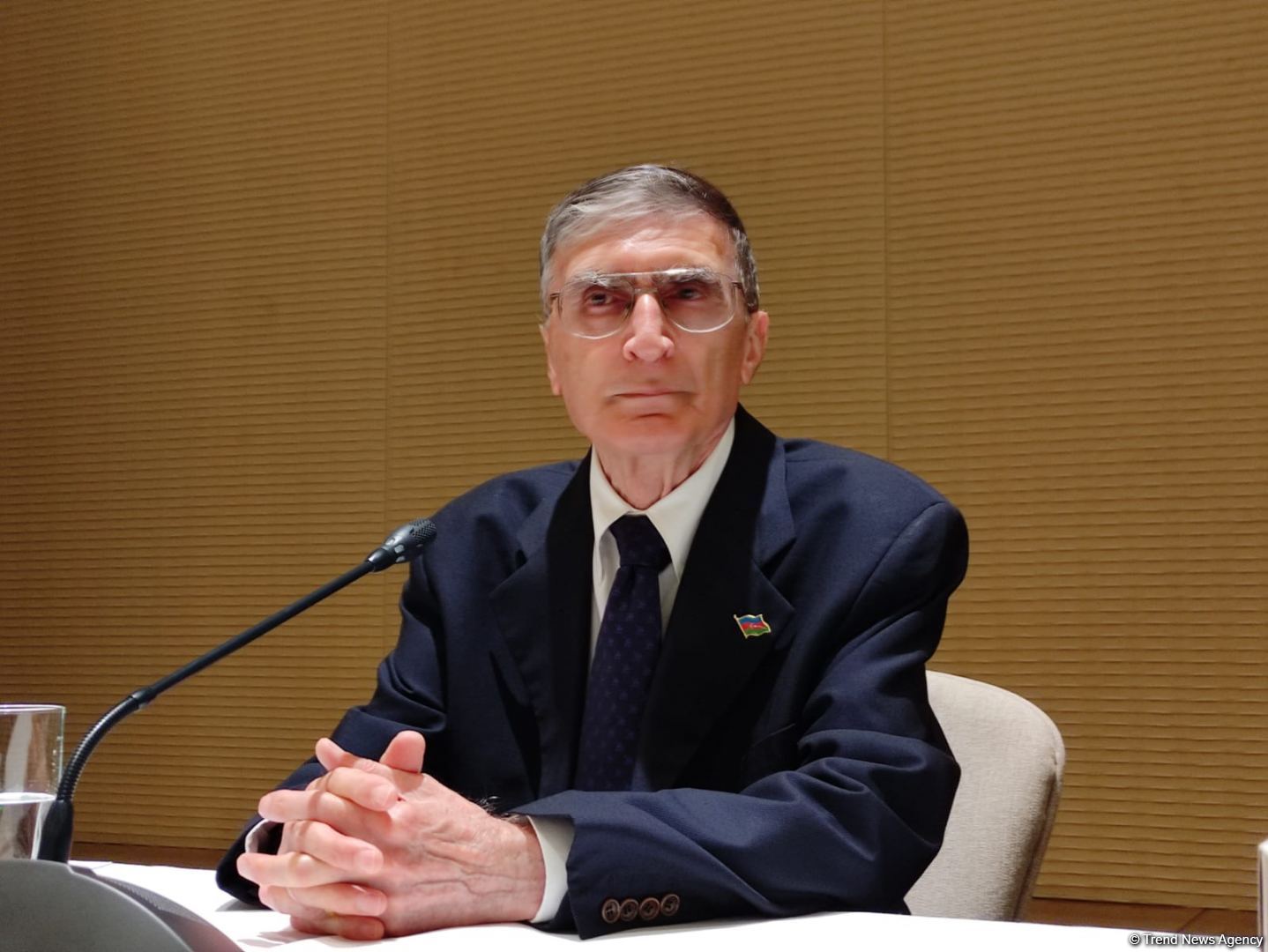 Молодежь должна еще больше работать, чтобы развивать свою Родину - Азиз Санджар