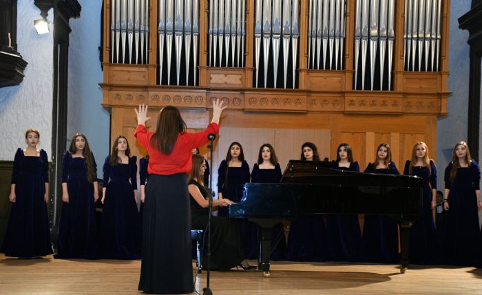 В Баку торжественно отметили юбилей  Gənclərə dəstək – красивая музыка и несмолкающие аплодисменты (ФОТО)