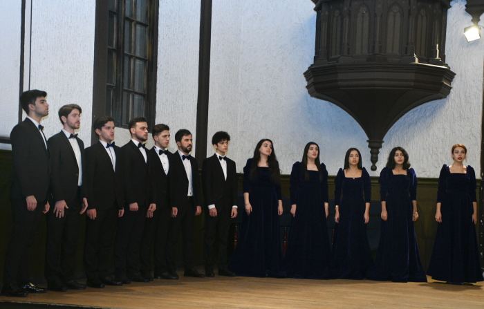 В Баку торжественно отметили юбилей  Gənclərə dəstək – красивая музыка и несмолкающие аплодисменты (ФОТО)