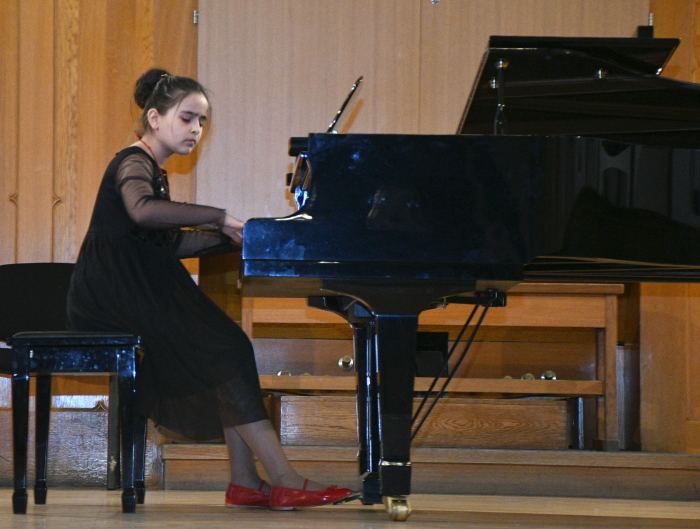 В Баку торжественно отметили юбилей  Gənclərə dəstək – красивая музыка и несмолкающие аплодисменты (ФОТО)