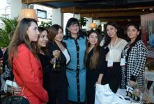 İZ Women’s Workshop на берегу Каспийского моря, или Идеальное место для азербайджанских женщин-предпринимателей (ФОТО)