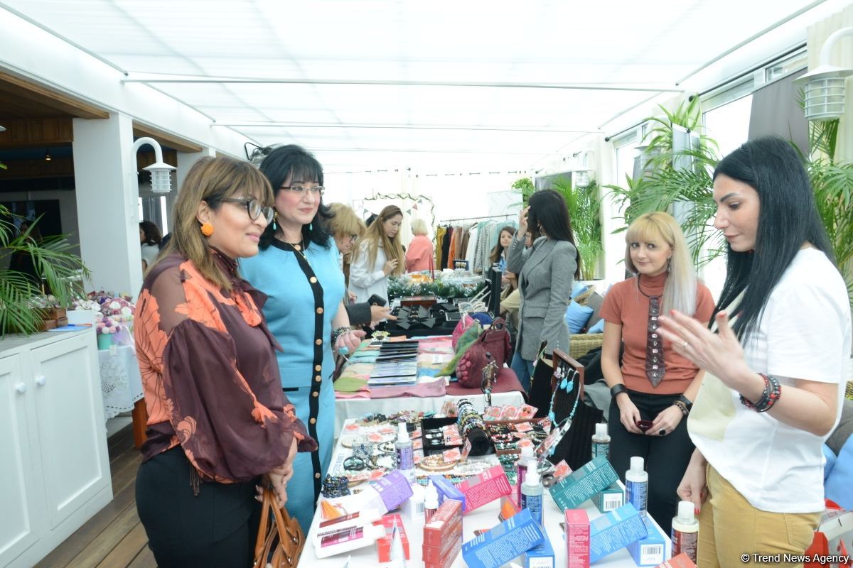 İZ Women’s Workshop на берегу Каспийского моря, или Идеальное место для азербайджанских женщин-предпринимателей (ФОТО)