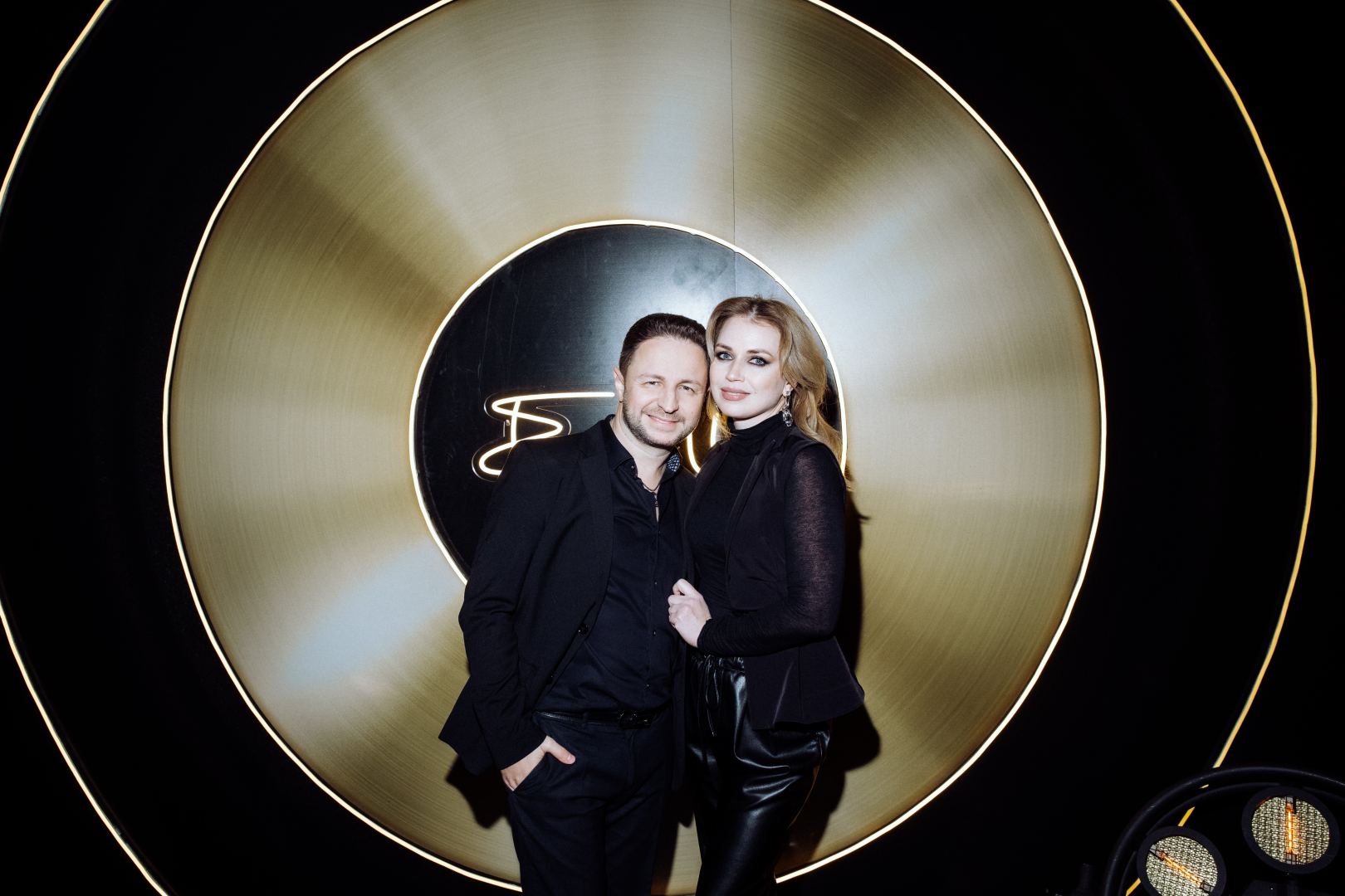 EMIN отметил день рождения в кругу звездных друзей: сольный концерт и оригинальные подарки (ФОТО)