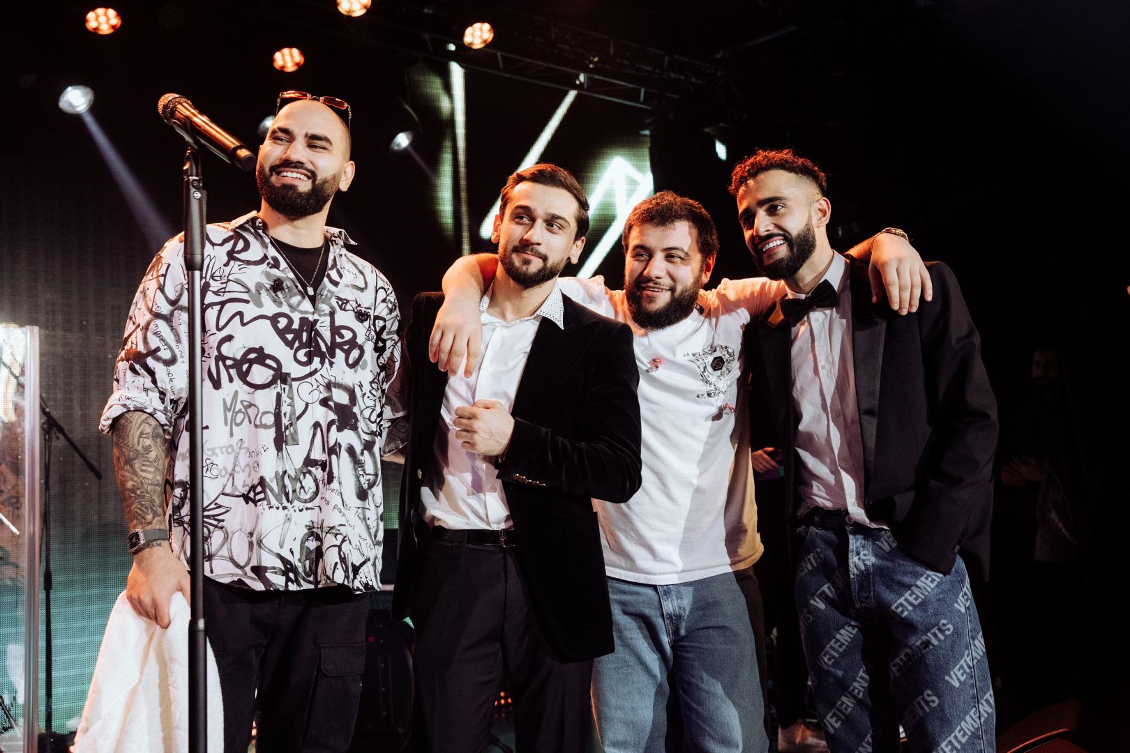 EMIN отметил день рождения в кругу звездных друзей: сольный концерт и оригинальные подарки (ФОТО)