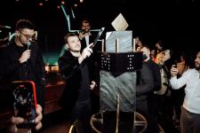 EMIN отметил день рождения в кругу звездных друзей: сольный концерт и оригинальные подарки (ФОТО)