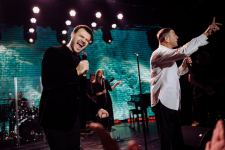 EMIN отметил день рождения в кругу звездных друзей: сольный концерт и оригинальные подарки (ФОТО)