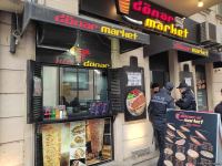 В Баку приостановлена работа донерной, продукцией которой, предположительно,   отравились 8 человек (ФОТО)