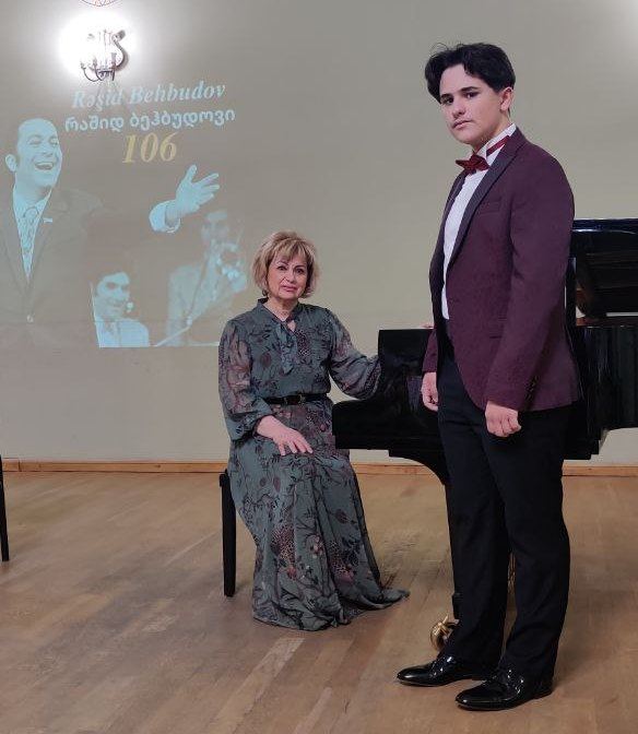 Участники проекта "Gənclərə dəstək" на сцене Тбилисской консерватории (ФОТО/ВИДЕО)