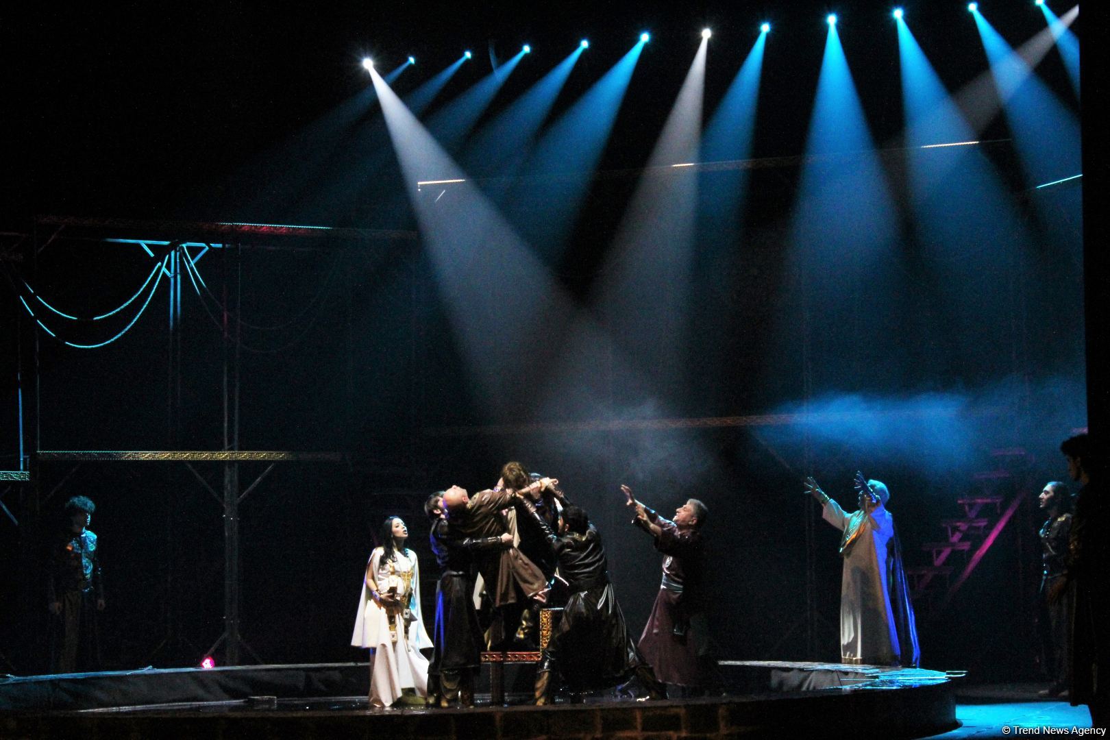 В Баку представили сиквел "Искендернаме", или Что будет, если обрести бессмертие (ФОТО)