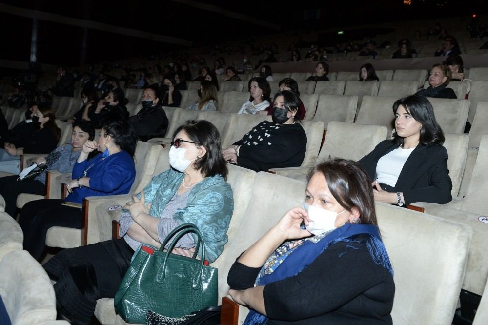 Азербайджанские ашуги в образах Лейли и Меджнуна (ФОТО)