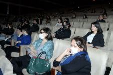 Азербайджанские ашуги в образах Лейли и Меджнуна (ФОТО)