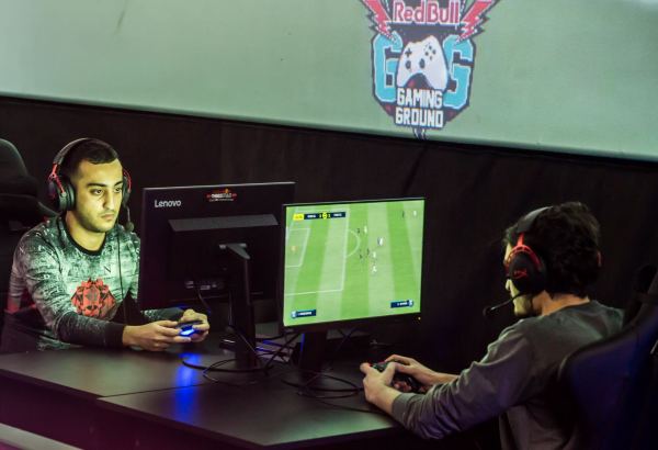 В Баку определился победитель шестичасового финала The PlayStation 4 по FIFA 22 (ФОТО)