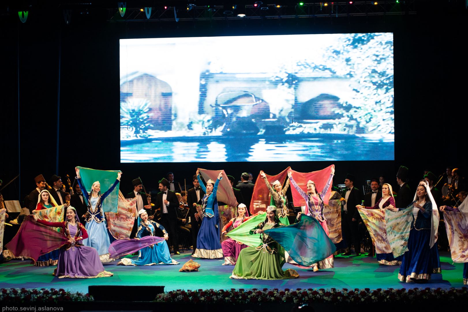 Ее большое сердце: в Баку отметили 100-летие Лейлы Бадирбейли (ФОТО/ВИДЕО)