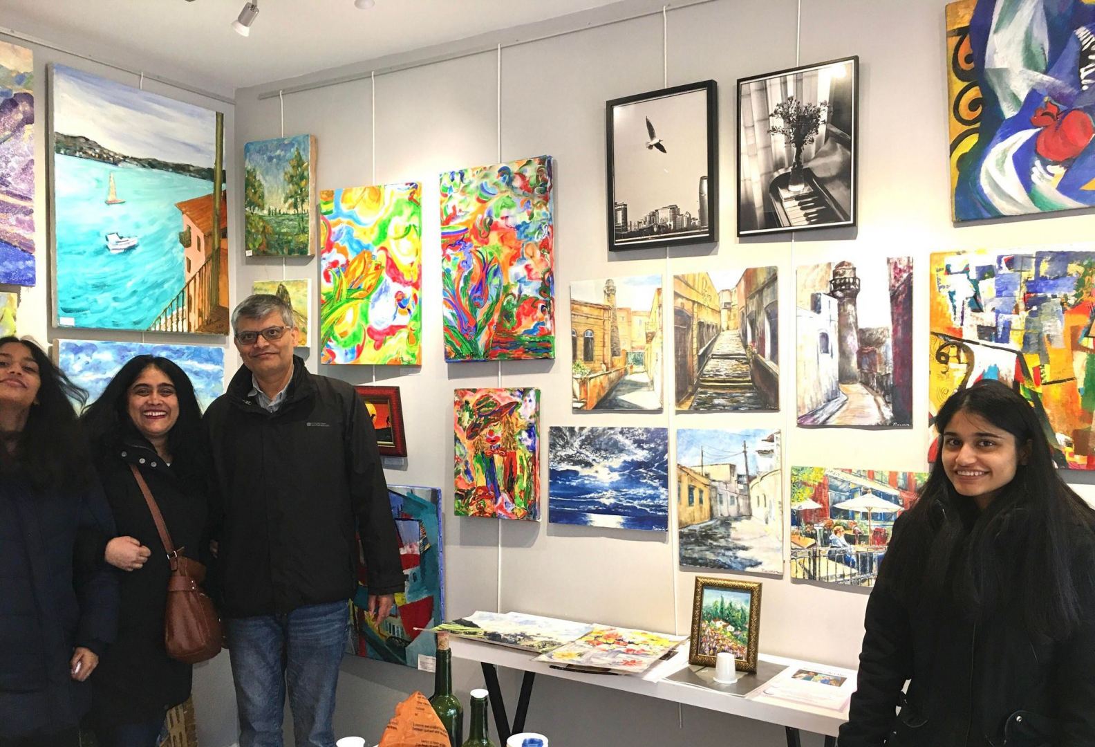 Цвета без границ – парижская публика в восторге от работ азербайджанских художников (ФОТО)